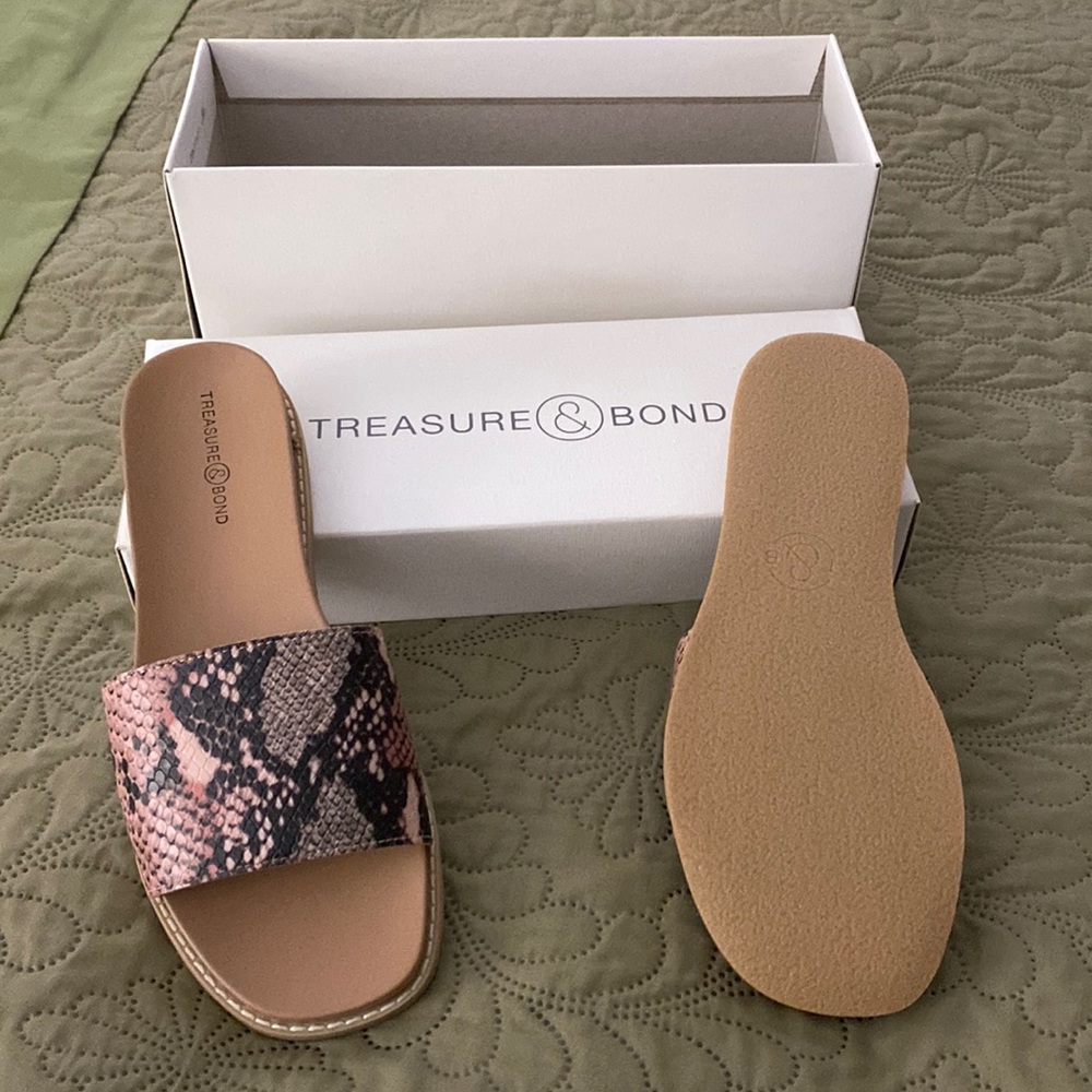 New!! Treasure & Bond Women’s Sandals brand new 6.5